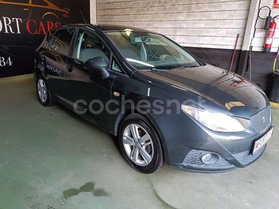 Gris / plata Usado 2011 Seat Ibiza Reference Berlina | 7990 € (Caro)