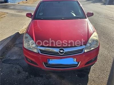 Rojo Usado 2007 Opel Astra Cosmo Berlina | 2250 € (Caro)