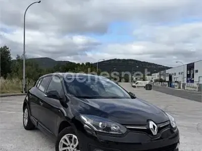 Usado Renault Mégane LIMITED 115 CV (84 kW) 2015 Negro Berlina