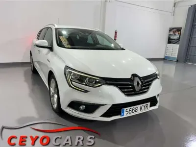 Używany Renault Mégane GrandTour Zen 116 KM (85 kW) 2019 Biały Kombi