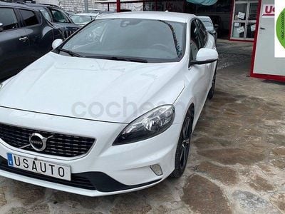 Usado Volvo V40 R-Design Momentum 120 CV (88 kW) 2017 Blanco Berlina