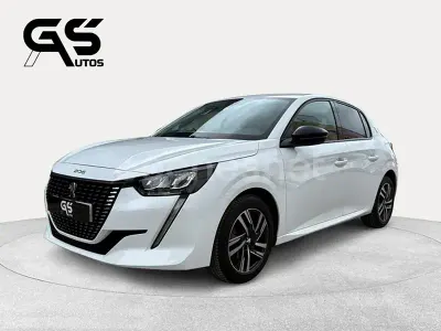 Usado Peugeot 208 Active 100 CV (73 kW) 2023 Blanco Utilitario