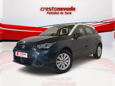 Usado Seat Arona Style 110 CV (80 kW) 2024 Gris SUV