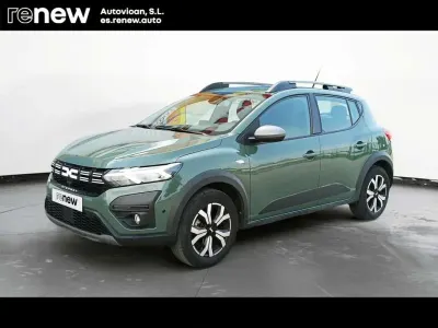 Usado Dacia Sandero Essentiel 101 CV (74 kW) 2023 Verde Berlina