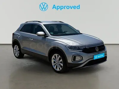 Usado VW T-Roc Life 150 CV (110 kW) 2023 Gris / plata SUV