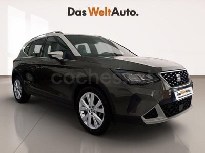 Usado Seat Arona Xperience 115 CV (84 kW) 2025 Gris / plata SUV