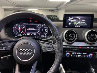 Usado Audi Q2 S-Line 150 CV (110 kW) 2024 Gris / plata SUV