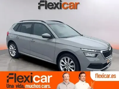 Usado Skoda Kamiq Sport 150 CV (110 kW) 2021 Gris / plata SUV
