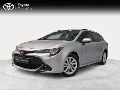 Usado Toyota Corolla Active 140 CV (102 kW) 2025 Gris / plata Familiar