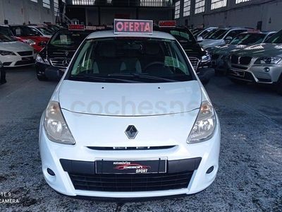 Usado Renault Clio II Business 75 CV (55 kW) 2011 Blanco Berlina