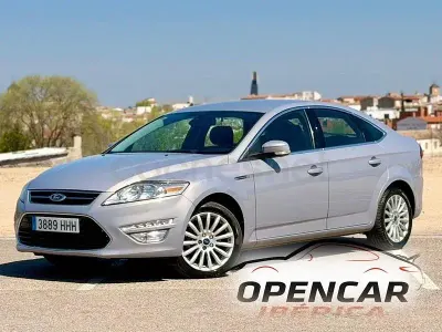 Usado Ford Mondeo Titanium 140 CV (102 kW) 2011 Gris / plata Berlina