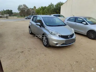 Usado Nissan Note Acenta 90 CV (66 kW) 2015 Gris / plata Utilitario