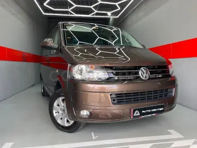 Usado VW Multivan Startline 140 CV (102 kW) 2012 Marrón Monovolumen