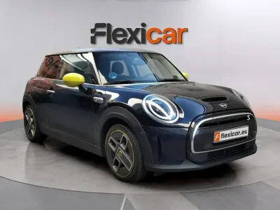 Usado Mini Cooper SE 160 kW (218 CV) 2023 Negro Utilitario