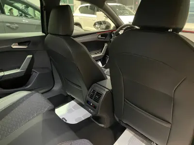 Usado Seat Leon FR 116 CV (85 kW) 2025 Gris