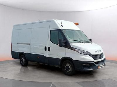 Usado Iveco Daily 156 CV (114 kW) 2023 Blanco Berlina
