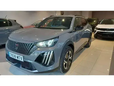 Usado Peugeot e-2008 Allure 100 kW (136 CV) 2024 Gris SUV