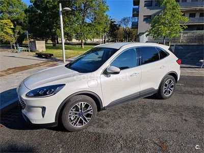 Usado Ford Kuga Titanium 225 CV (165 kW) 2021 Blanco SUV