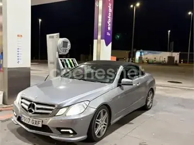 Usado Mercedes E500 Elegance 388 CV (285 kW) 2010 Gris / plata Descapotable