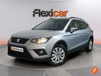 Usado Seat Arona Style 110 CV (80 kW) 2021 Gris SUV