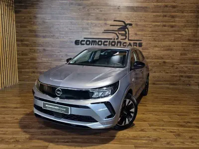 Usado Opel Grandland X 130 CV (95 kW) 2024 Gris / plata SUV