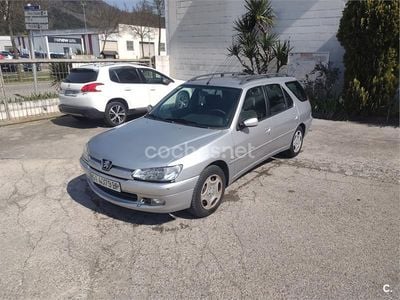 Usado Peugeot 306 90 CV (66 kW) 2000 Gris / plata Familiar