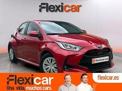 Rojo Usado 2023 Toyota Yaris Hybrid Active | 18.990 € (Super precio)