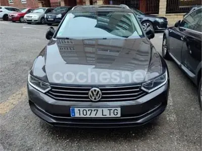 Usado VW Passat Advance 120 CV (88 kW) 2016 Marrón Familiar