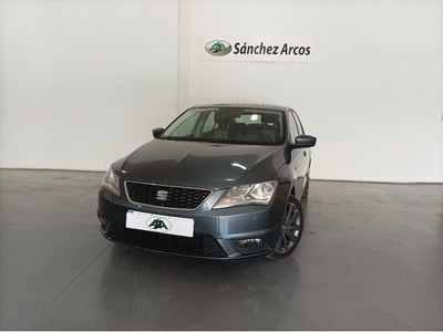 Usado Seat Toledo Reference 105 CV (77 kW) 2014 Azul Berlina