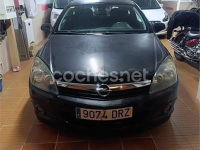 Usado Opel Astra GTC Enjoy 120 CV (88 kW) 2005 Negro Berlina