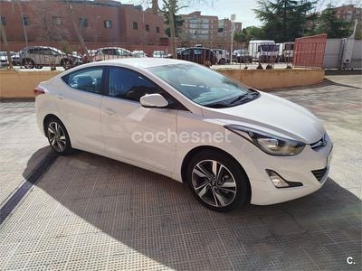 Usado Hyundai Elantra 132 CV (97 kW) 2015 Blanco Berlina