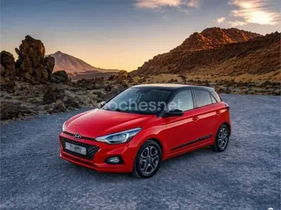 Usado Hyundai i20 100 CV (73 kW) 2019 Rojo Utilitario