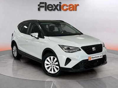 Usado Seat Arona Style 110 CV (80 kW) 2022 Blanco SUV