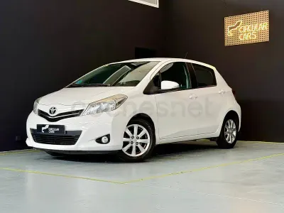 Usado Toyota Yaris Active 69 CV (50 kW) 2013 Blanco Utilitario