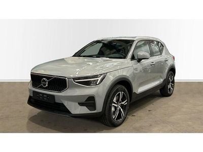 Gris Nuevo 2025 Volvo XC40 Core SUV | 36.800 € (Precio justo)