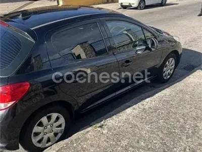 Usado Peugeot 207 95 CV (69 kW) 2010 Negro Berlina
