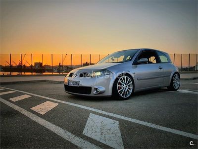 Usado Renault Mégane II Trophy 225 CV (165 kW) 2005 Gris / plata Berlina