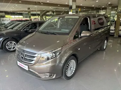 Usado Mercedes Vito 136 CV (100 kW) 2018 Marrón Van