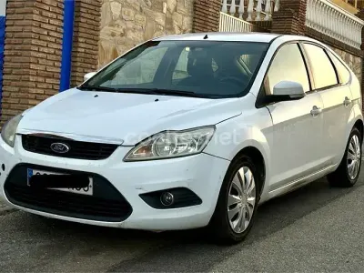 Usado Ford Focus Trend 90 CV (66 kW) 2011 Blanco Berlina