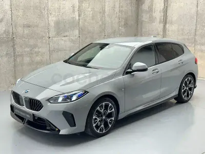 Usado BMW 120 170 CV (125 kW) 2025 Gris / plata Utilitario