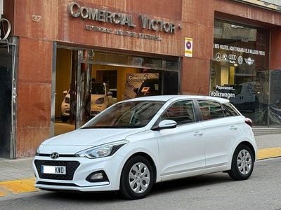 Usado Hyundai i20 84 CV (61 kW) 2019 Blanco Utilitario
