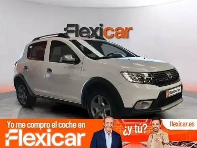 Usado Dacia Sandero Comfort 90 CV (66 kW) 2019 Blanco Berlina