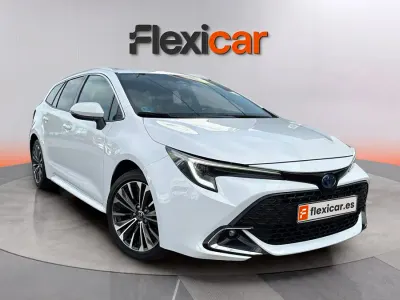 Usado Toyota Corolla Style 196 CV (144 kW) 2023 Blanco Familiar