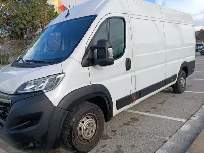 Usado Opel Movano 165 HP (121 kW) 2023 Branco Van