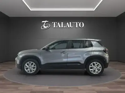 Usado Jeep Avenger Altitude 100 CV (73 kW) 2024 Gris / plata SUV