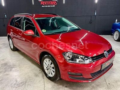 Usado VW Golf VII Advance 105 CV (77 kW) 2014 Granate Familiar