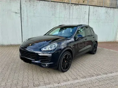 Käytetty Porsche Cayenne Platinum Edition 262 HP (192 kW) 2017 Sininen Katumaasturi