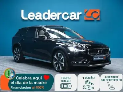 Usado Volvo V60 CC Pro 250 CV (183 kW) 2022 Negro Familiar
