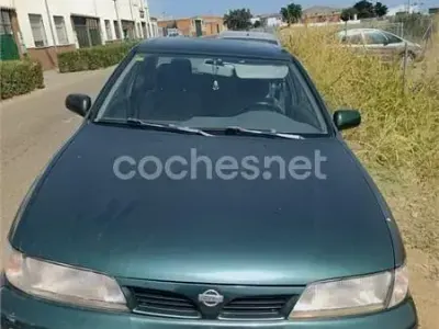 Usado Nissan Almera 100 CV (73 kW) 1999 Verde Berlina