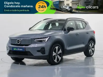Käytetty Volvo XC40 Core 169 kW (231 HP) 2022 Harmaa Katumaasturi